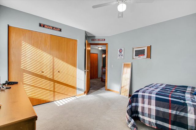 1935 Chesterfield Lane, Aurora, IL 60503