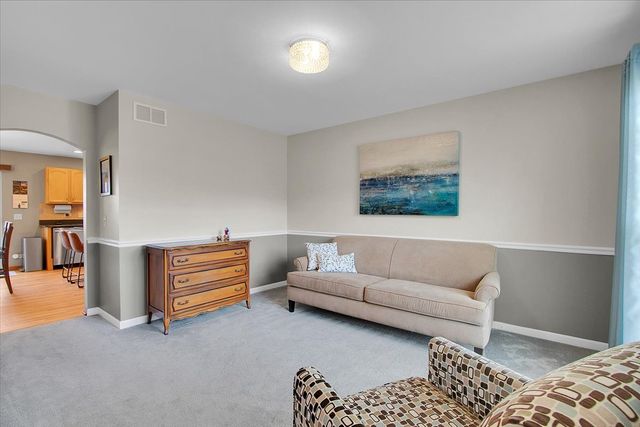 1935 Chesterfield Lane, Aurora, IL 60503