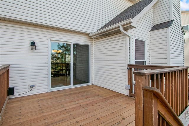 1935 Chesterfield Lane, Aurora, IL 60503