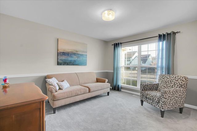 1935 Chesterfield Lane, Aurora, IL 60503