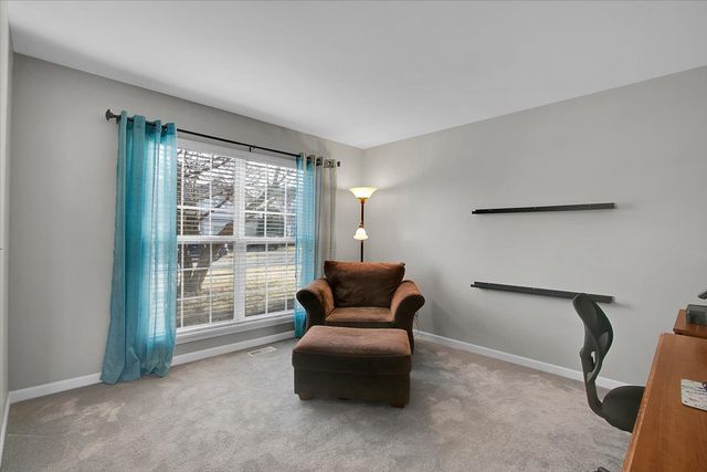 1935 Chesterfield Lane, Aurora, IL 60503