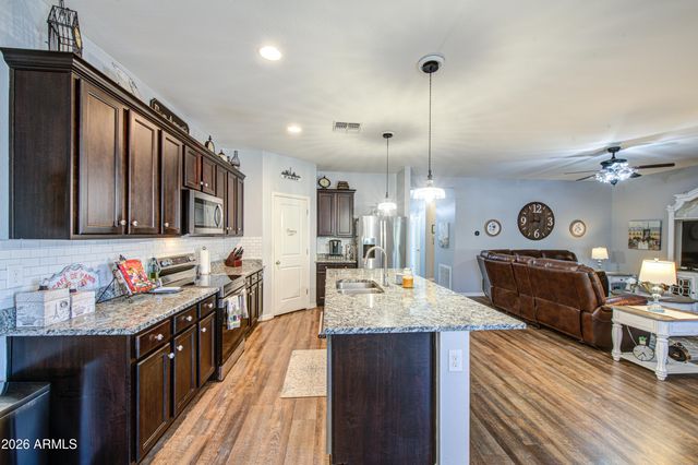 2810 E OMEGA Drive, San Tan Valley, AZ 85143