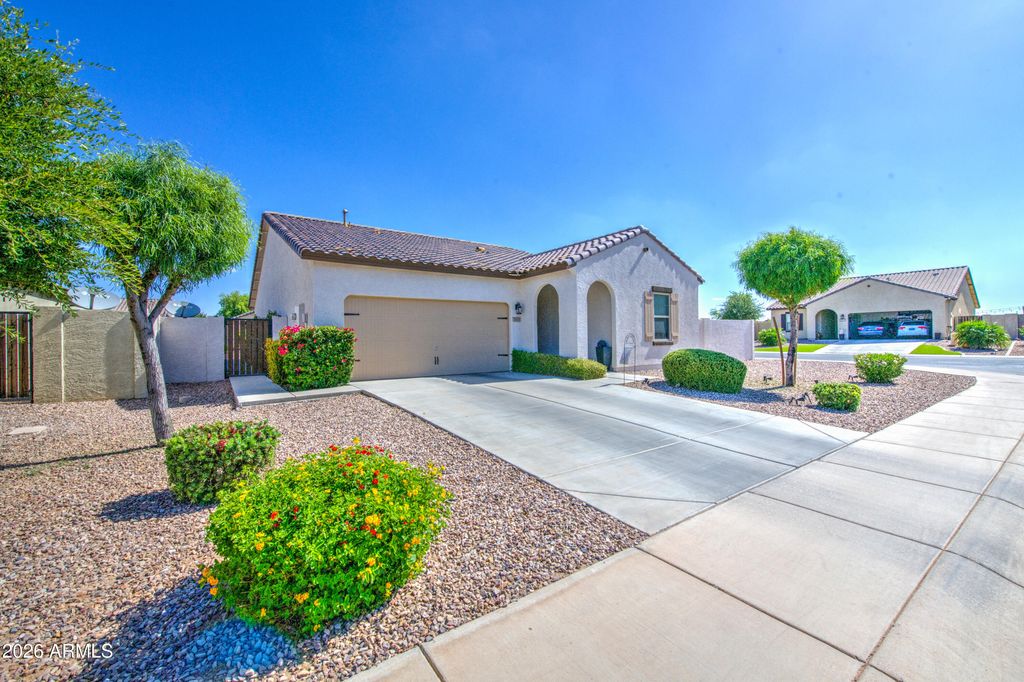 2810 E OMEGA Drive, San Tan Valley, AZ 85143