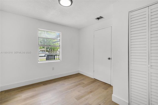 2443 NW 55th St 0, Miami, FL 33142