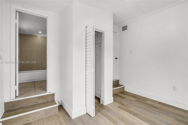 2443 NW 55th St 0, Miami, FL 33142