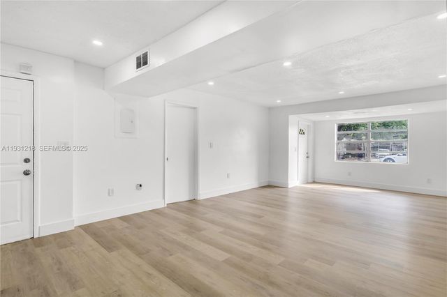 2443 NW 55th St 0, Miami, FL 33142