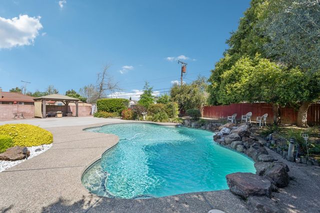 7363 West Pkwy, Sacramento, CA 95823