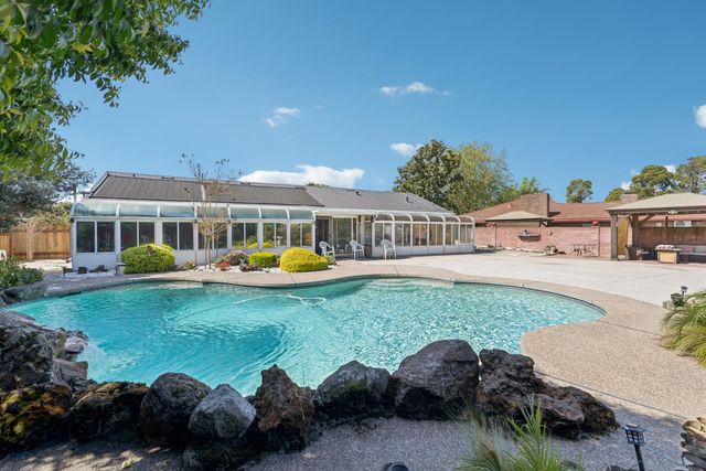 7363 West Pkwy, Sacramento, CA 95823