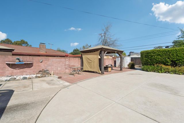 7363 West Pkwy, Sacramento, CA 95823