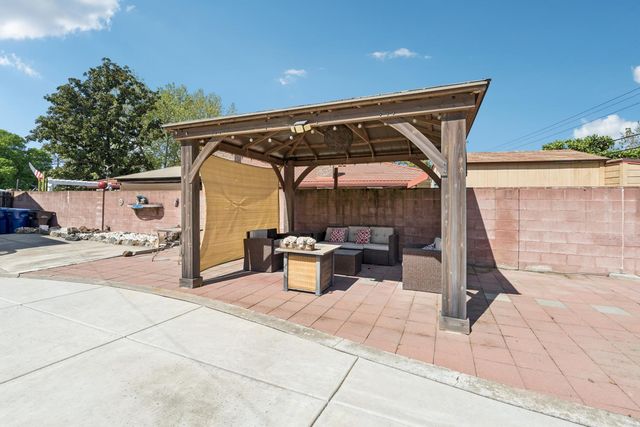 7363 West Pkwy, Sacramento, CA 95823