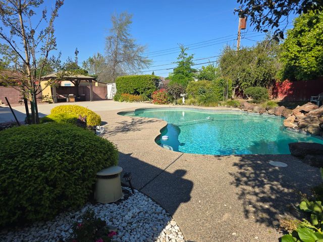 7363 West Pkwy, Sacramento, CA 95823