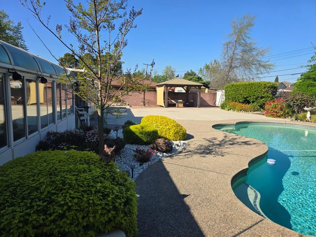 7363 West Pkwy, Sacramento, CA 95823