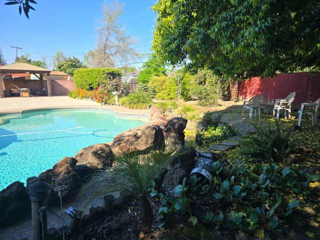 7363 West Pkwy, Sacramento, CA 95823