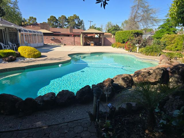 7363 West Pkwy, Sacramento, CA 95823