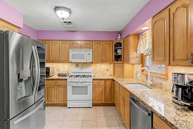 3 Van Wardt Place, Tappan, NY 10983