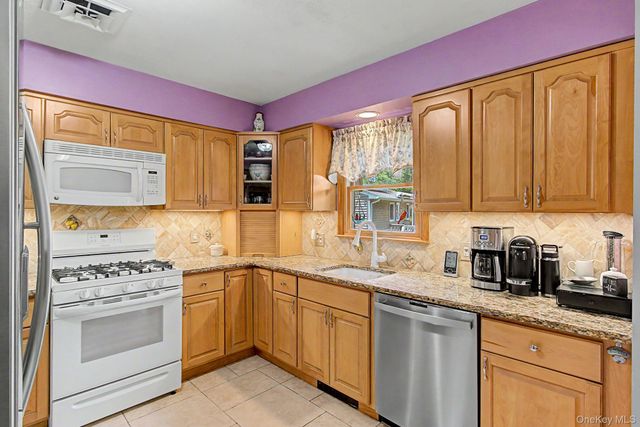 3 Van Wardt Place, Tappan, NY 10983