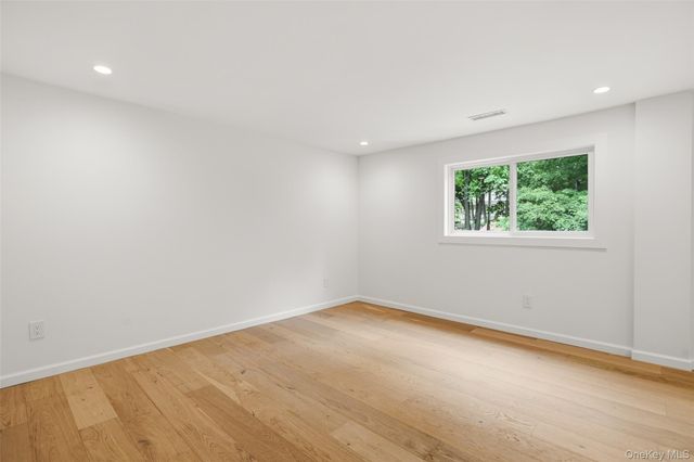 276 Agor Lane, Mahopac, NY 10541