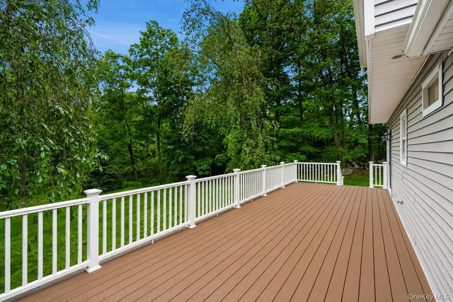 276 Agor Lane, Mahopac, NY 10541
