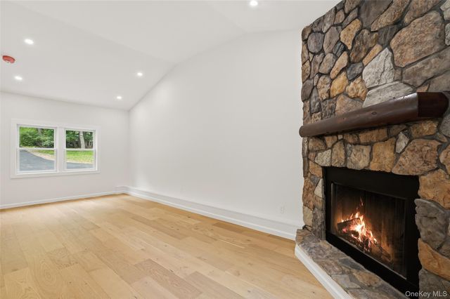 276 Agor Lane, Mahopac, NY 10541