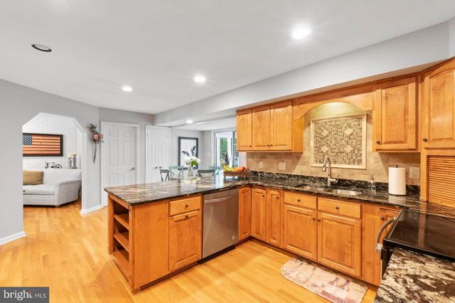 3125 HANNAHS POND LN, Herndon, VA 20171