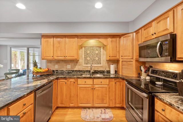 3125 HANNAHS POND LN, Herndon, VA 20171