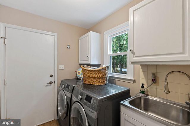 3125 HANNAHS POND LN, Herndon, VA 20171