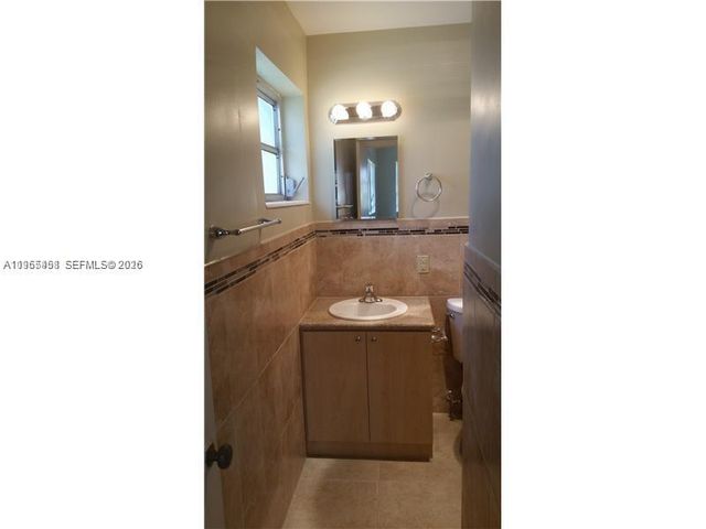 300 NE 191st St 212, Miami, FL 33179