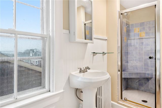 427 Spring Street 3, Newport, RI 02840