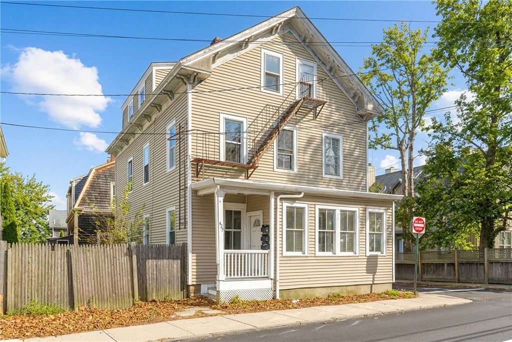 427 Spring Street 3, Newport, RI 02840