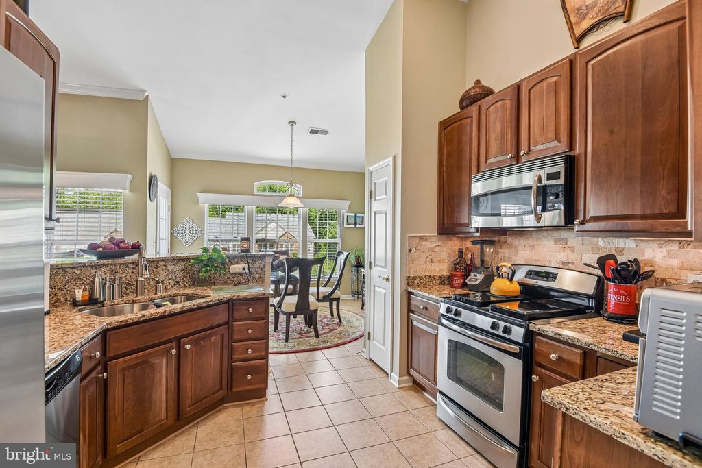 Image 15 of property listing at 1013 SAMANTHA LN #401, Odenton, MD 21113