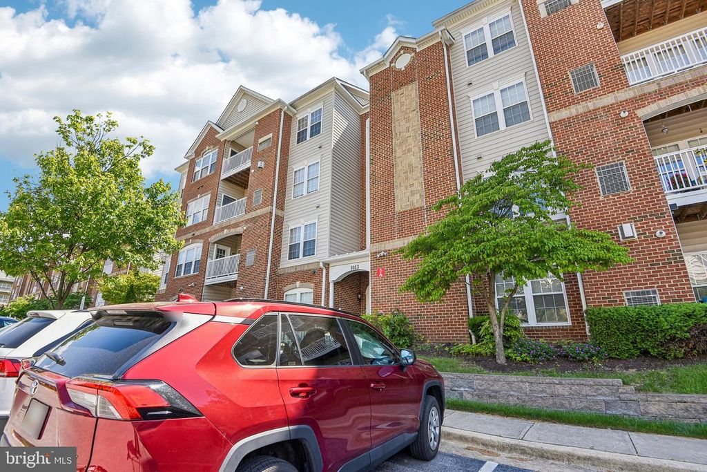 Image 2 of property listing at 1013 SAMANTHA LN #401, Odenton, MD 21113