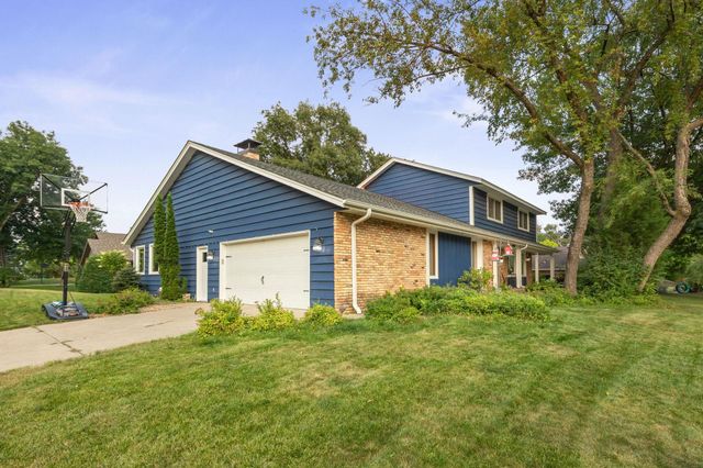 14880 Ironwood Court, Eden Prairie, MN 55346