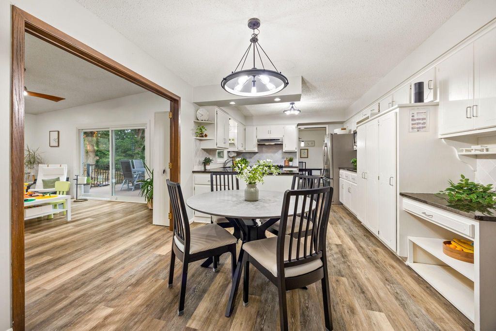 14880 Ironwood Court, Eden Prairie, MN 55346