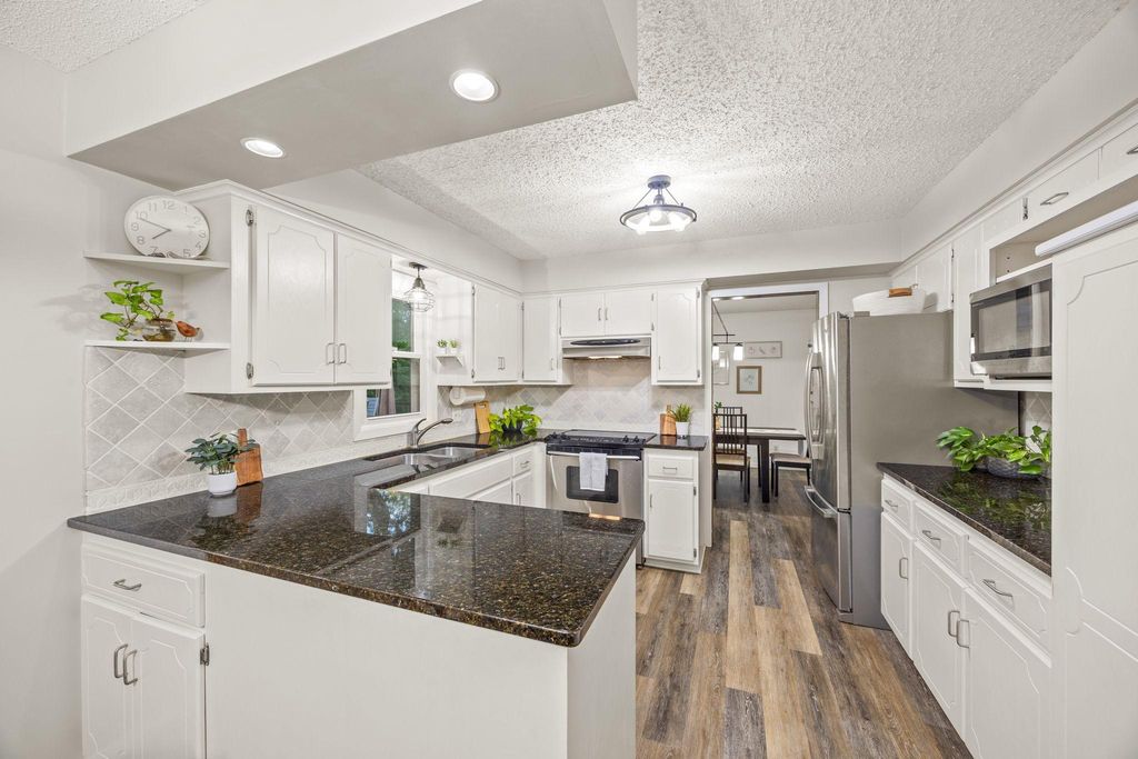 14880 Ironwood Court, Eden Prairie, MN 55346 — photo 5