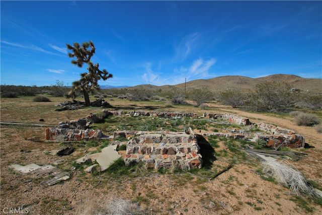 34 La Brisa Drive, Joshua Tree, CA 92252