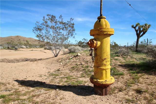 34 La Brisa Drive, Joshua Tree, CA 92252