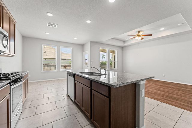 40219 S Hill Pass, Magnolia, TX 77354