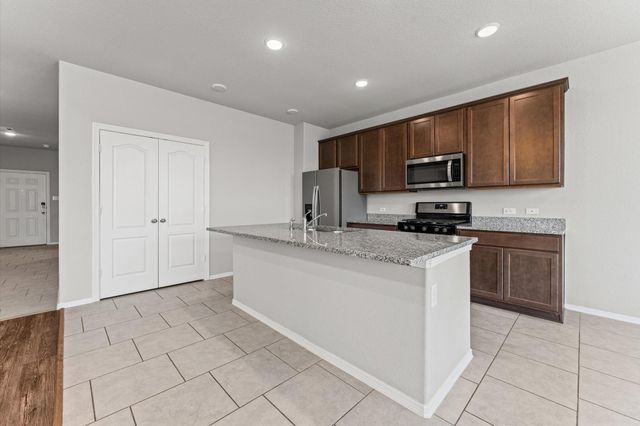 40219 S Hill Pass, Magnolia, TX 77354