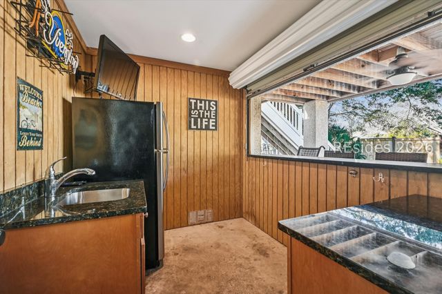 13 Moonshell Rd, Hilton Head Island, SC 29928