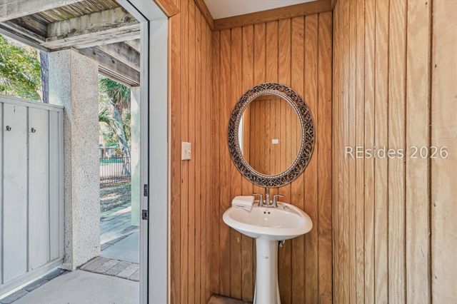 13 Moonshell Rd, Hilton Head Island, SC 29928