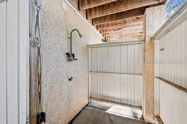 13 Moonshell Rd, Hilton Head Island, SC 29928