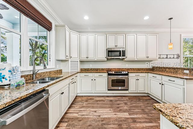 13 Moonshell Rd, Hilton Head Island, SC 29928