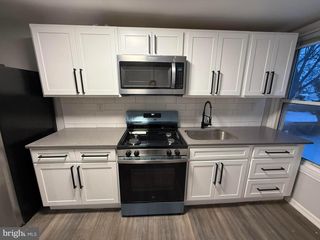 212 WARREN ST #2, Beverly, NJ 08010