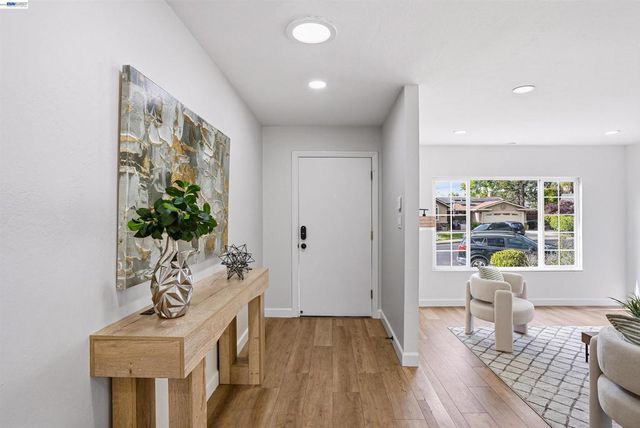 6738 Rancho Ct, Pleasanton, CA 94588