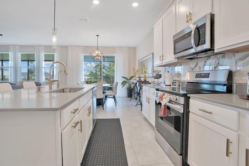 Image 12 of property listing at 5223 DAGENHAM DRIVE, Davenport, FL 33837