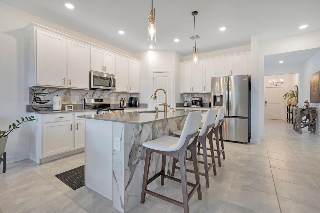 Image 13 of property listing at 5223 DAGENHAM DRIVE, Davenport, FL 33837