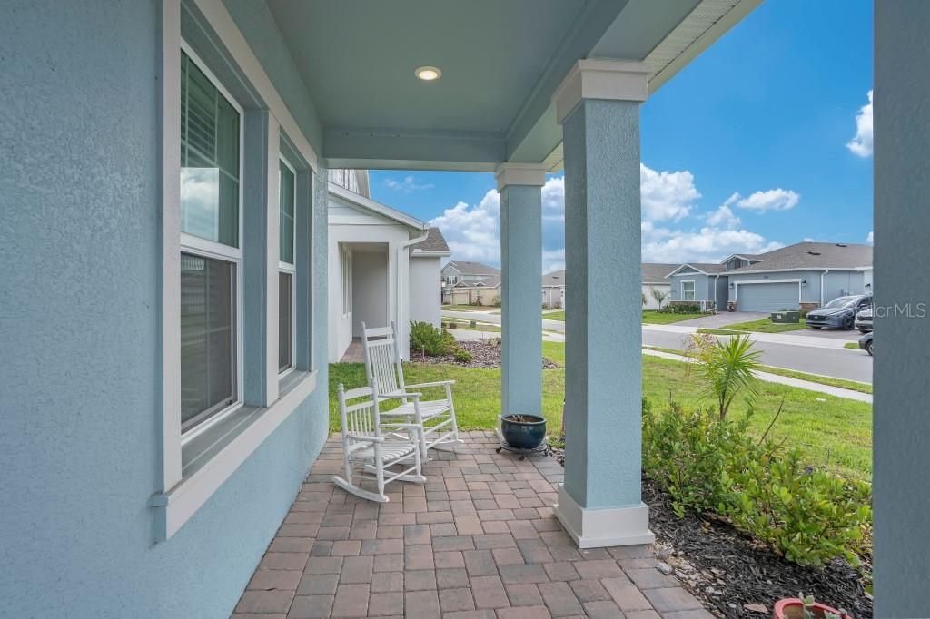 Image 3 of property listing at 5223 DAGENHAM DRIVE, Davenport, FL 33837