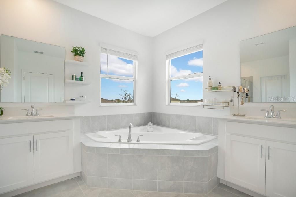 Image 21 of property listing at 5223 DAGENHAM DRIVE, Davenport, FL 33837