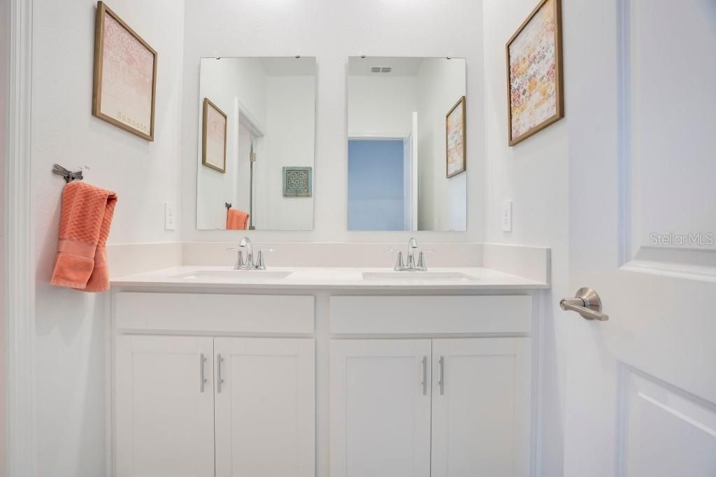 Image 25 of property listing at 5223 DAGENHAM DRIVE, Davenport, FL 33837