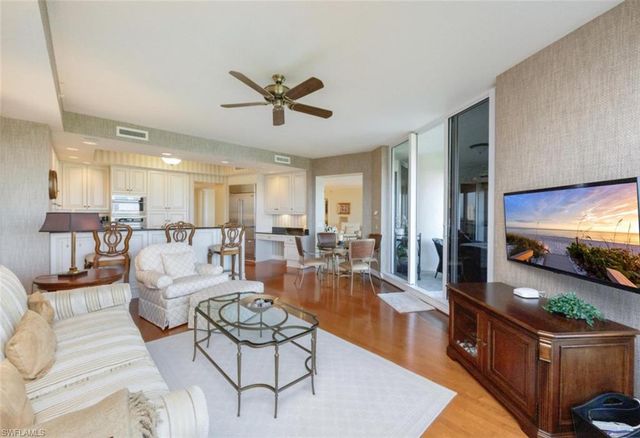 7575 Pelican Bay BLVD # 807, Naples, FL 34108